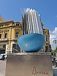  Impressionen Reiseführer  Moderne Skulptur am Passeig de Gràcia