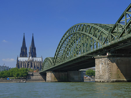 Hohenzollernbrücke am Kölner Dom - Nordrhein-Westfalen (Köln)
