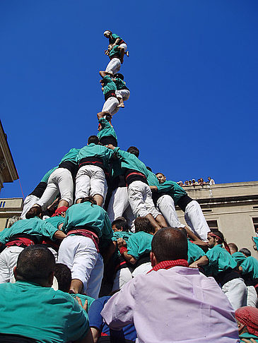  Impressionen von Citysam  Typische Menschenpyra. von Vilafranca