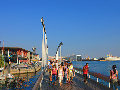  Impressionen von Citysam  Über die Rambla de Mar erreicht man den Unterhaltungskomplex